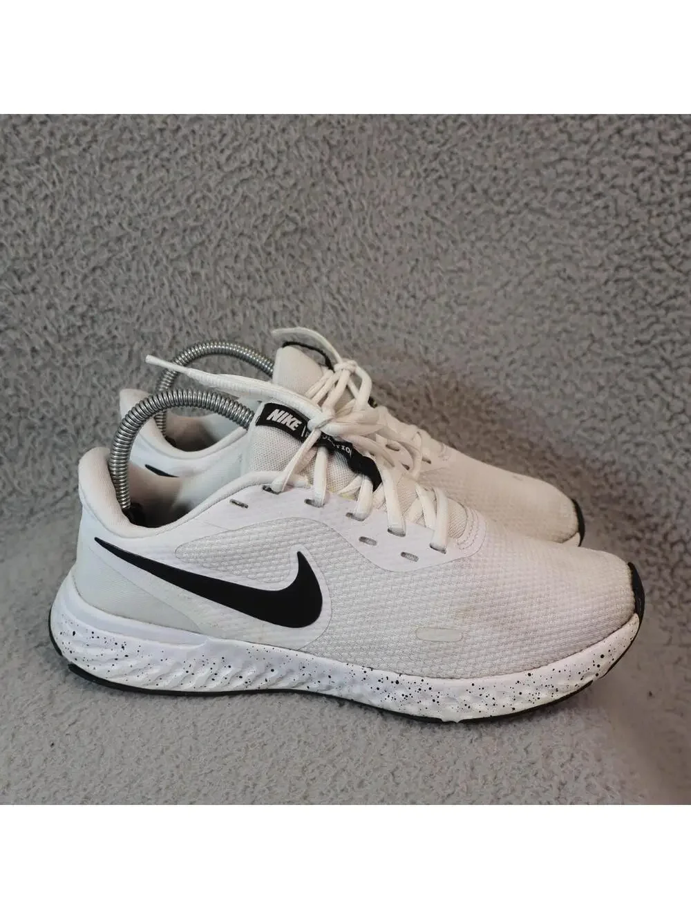 Nike Revolution 5 White Black Women US Sz 9 DJ6009-100